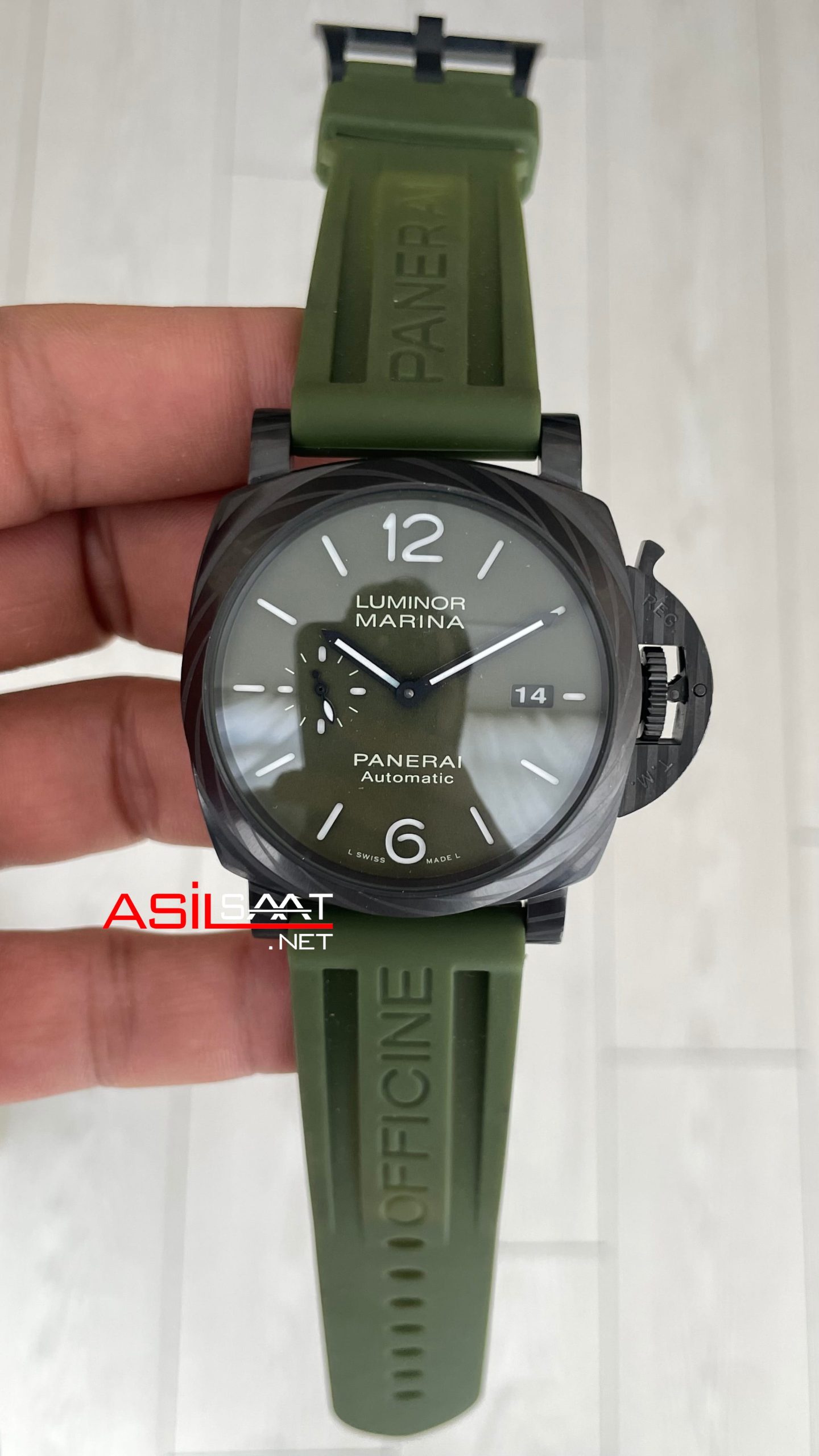 Panerai Luminor Marina Carbotech PAM01526 Yeşil 44mm Erkek Kol Saati Panerai Luminor Marina Carbotech PAM01526 Yeşil 44mm Erkek Kol Saati