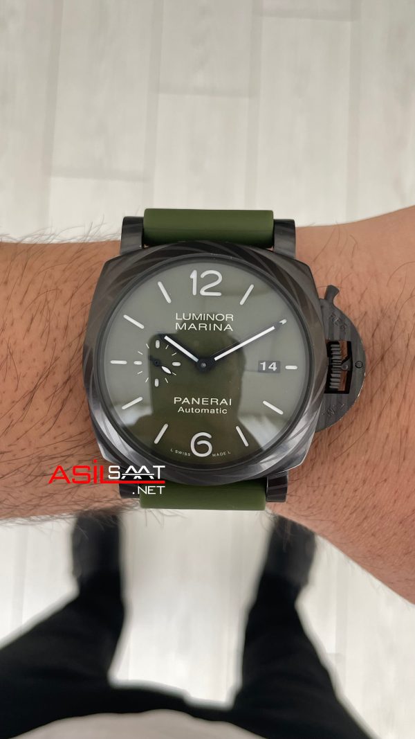 Panerai Luminor Marina Carbotech PAM01526 Yeşil 44mm Erkek Kol Saati Panerai Luminor Marina Carbotech PAM01526 Yeşil 44mm Erkek Kol Saati