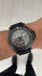 Panerai Submersible Luna Rossa Carbotech PAM01039 Gri Kadran 47mm Erkek Kol Saati