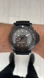 Panerai Submersible Luna Rossa Carbotech PAM01039 Gri Kadran 47mm Erkek Kol Saati