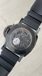Panerai Submersible Luna Rossa Carbotech PAM01039 Gri Kadran 47mm Erkek Kol Saati