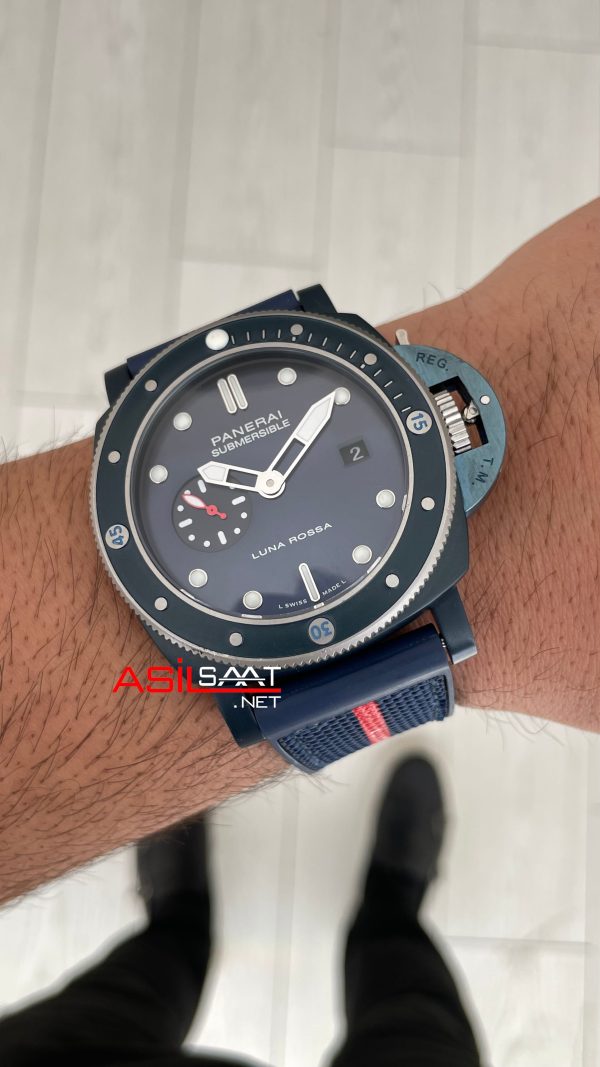 Panerai Submersible Luna Rossa PAM01466 QuarantaQuattro Ti-Ceramitech Blue 47mm Replika Saat Panerai Submersible Luna Rossa PAM01466 QuarantaQuattro Ti-Ceramitech Blue 47mm Replika Saat
