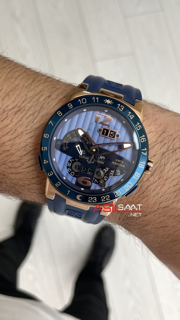 Ulysse Nardin El Toro GMT Perpetual Calendar Executive Mavi Kadran 43mm Rose Replika Saat Ulysse Nardin El Toro GMT Perpetual Calendar Executive Mavi Kadran 43mm Rose Replika Saat