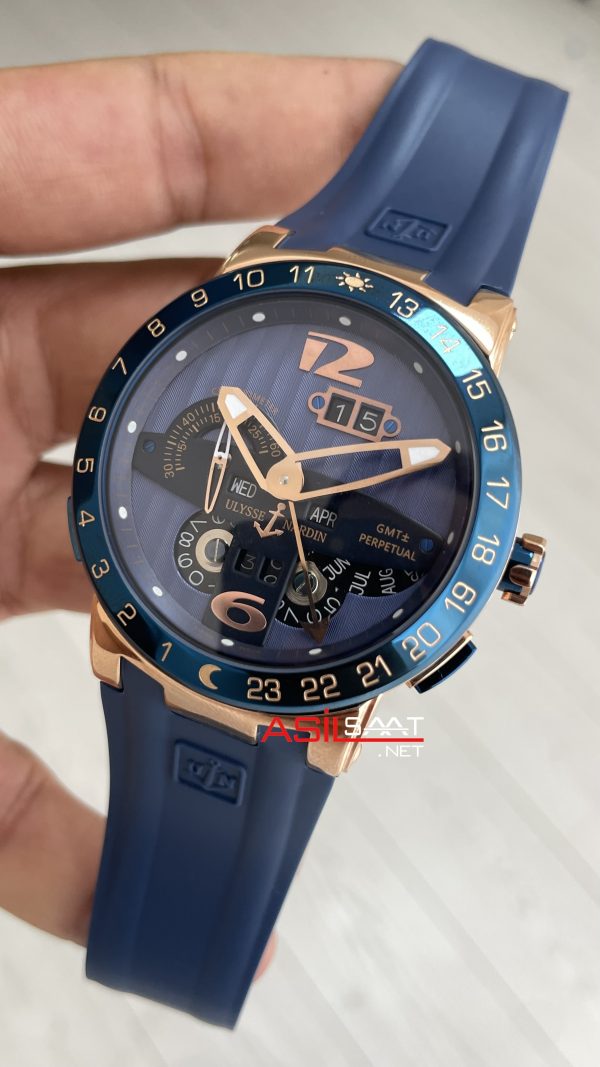 Ulysse Nardin El Toro GMT Perpetual Calendar Executive Mavi Kadran 43mm Rose Replika Saat Ulysse Nardin El Toro GMT Perpetual Calendar Executive Mavi Kadran 43mm Rose Replika Saat
