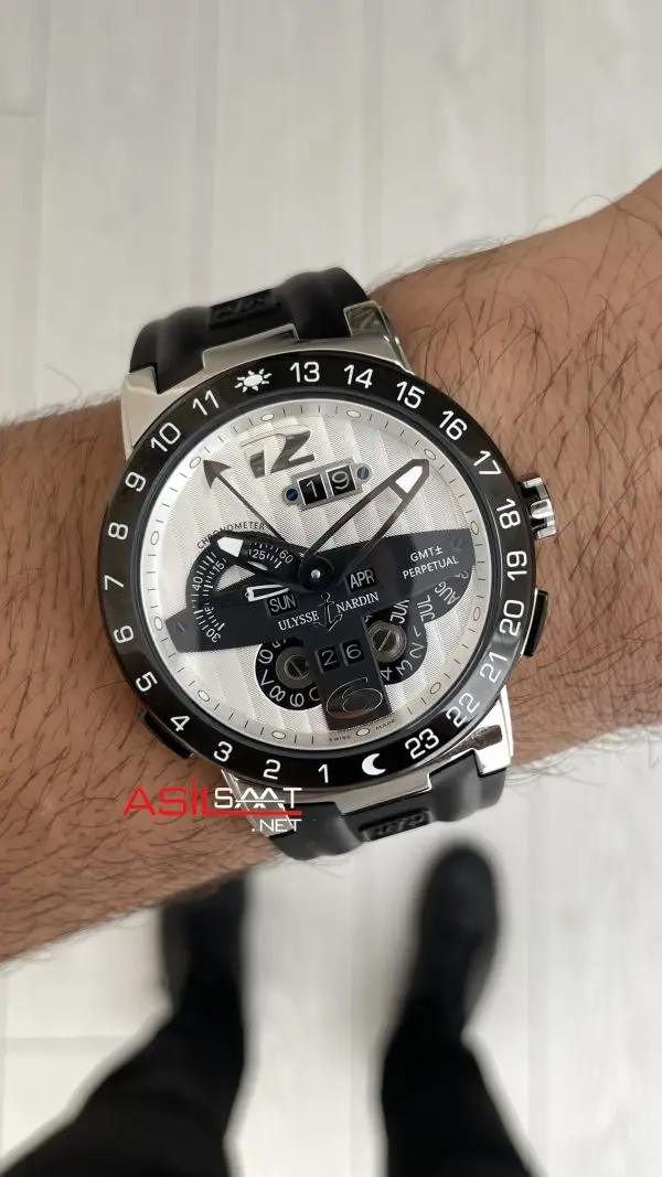 Ulysse Nardin El Toro GMT Perpetual Executive Beyaz Kadran 43mm Replika Saat