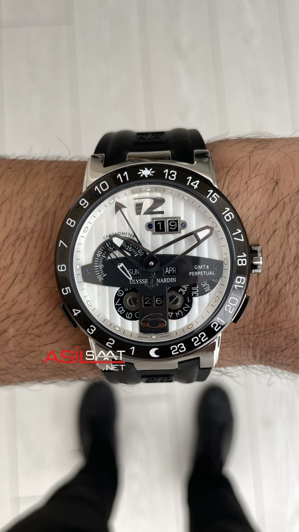 Ulysse Nardin El Toro GMT Perpetual Executive Beyaz Kadran 43mm Replika Saat