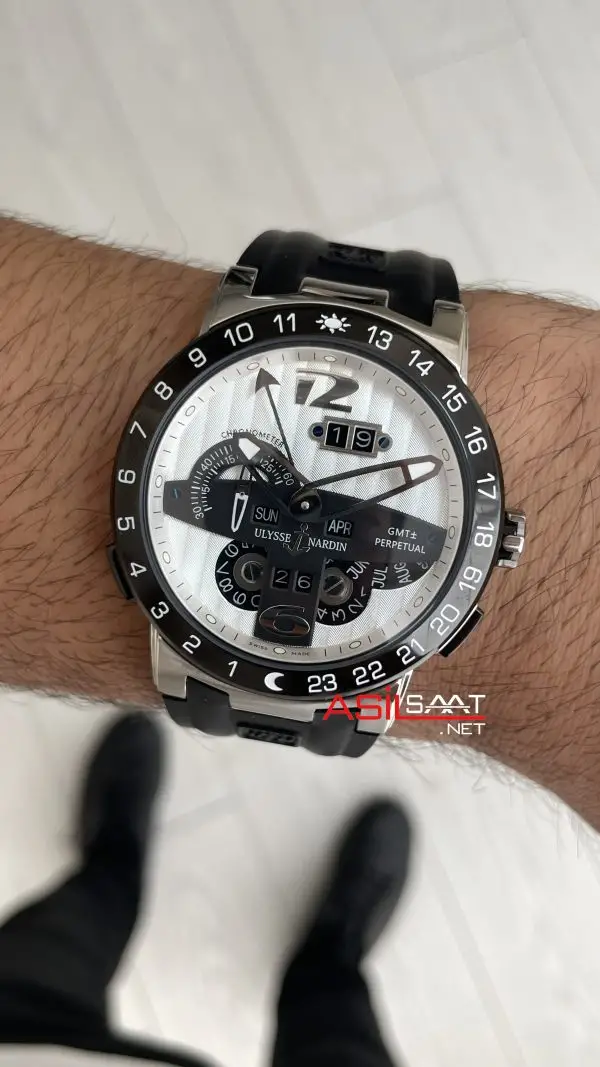 Ulysse Nardin El Toro GMT Perpetual Executive Beyaz Kadran 43mm Replika Saat