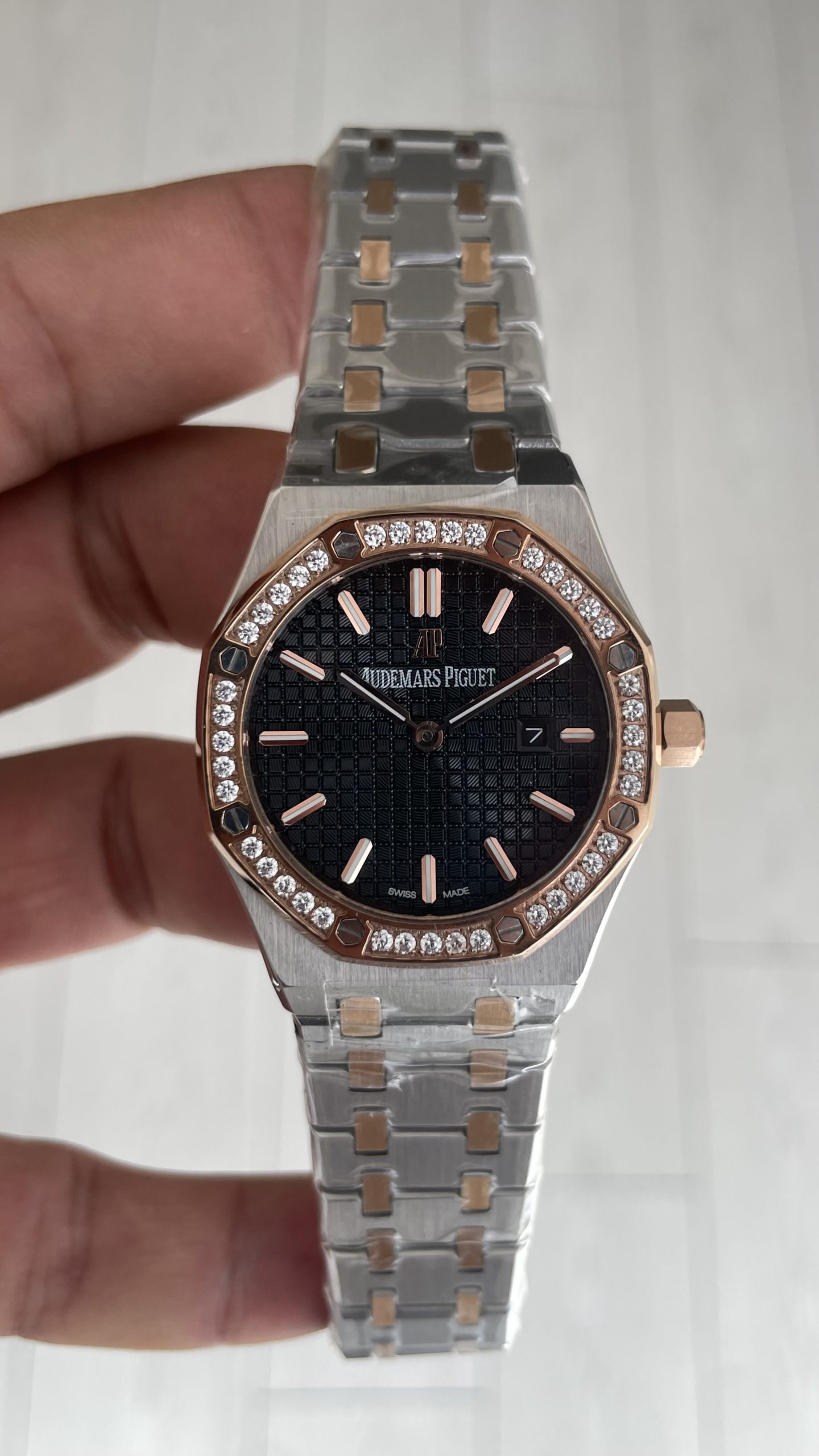 Audemars Piguet Royal Oak Lady Diamond Silver Rose 33mm Kadın Saati Audemars Piguet Royal Oak Lady Diamond Silver Rose 33mm Kadın Saati