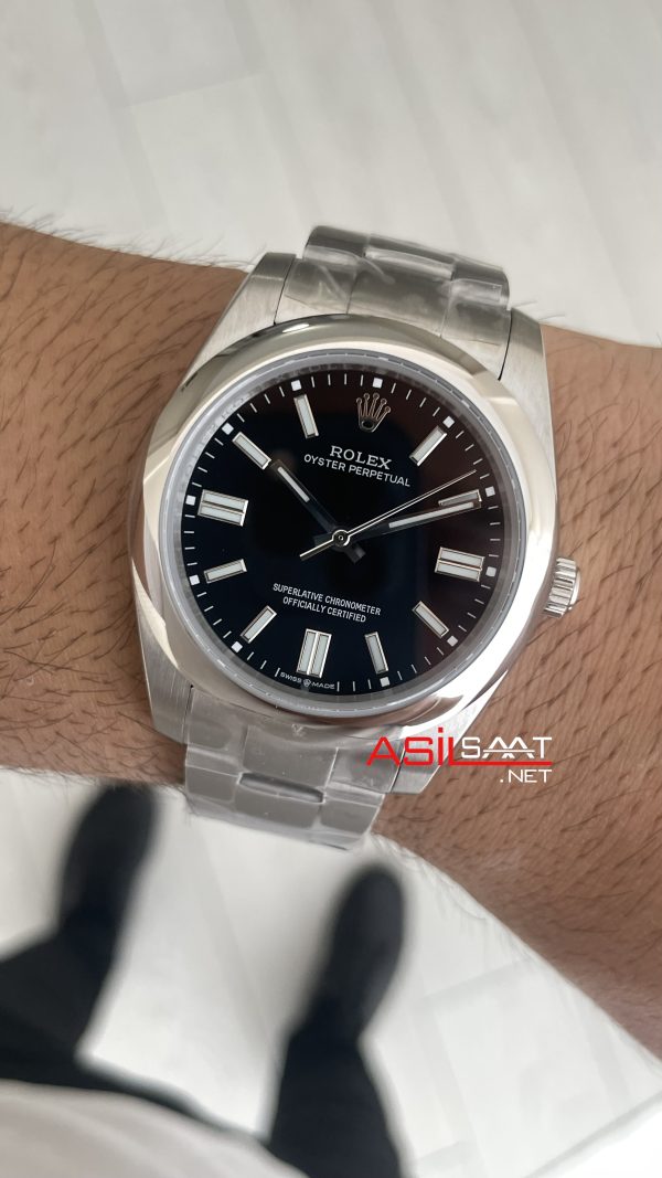 Rolex Oyster Perpetual 134300 Siyah 41mm