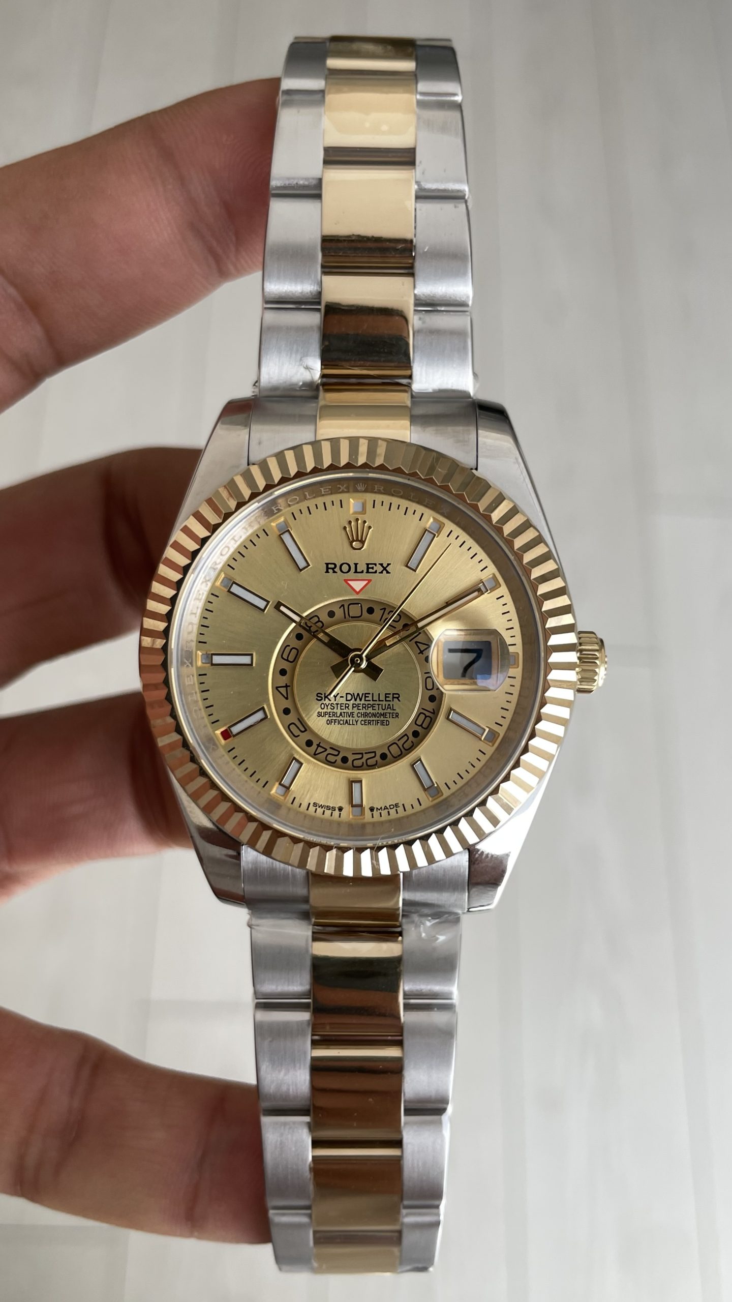 Rolex Sky Dweller Champagne 336933 Oyster 42mm Two Tone Gold Replika Saat Rolex Sky Dweller Champagne 336933 Oyster 42mm Two Tone Gold Replika Saat