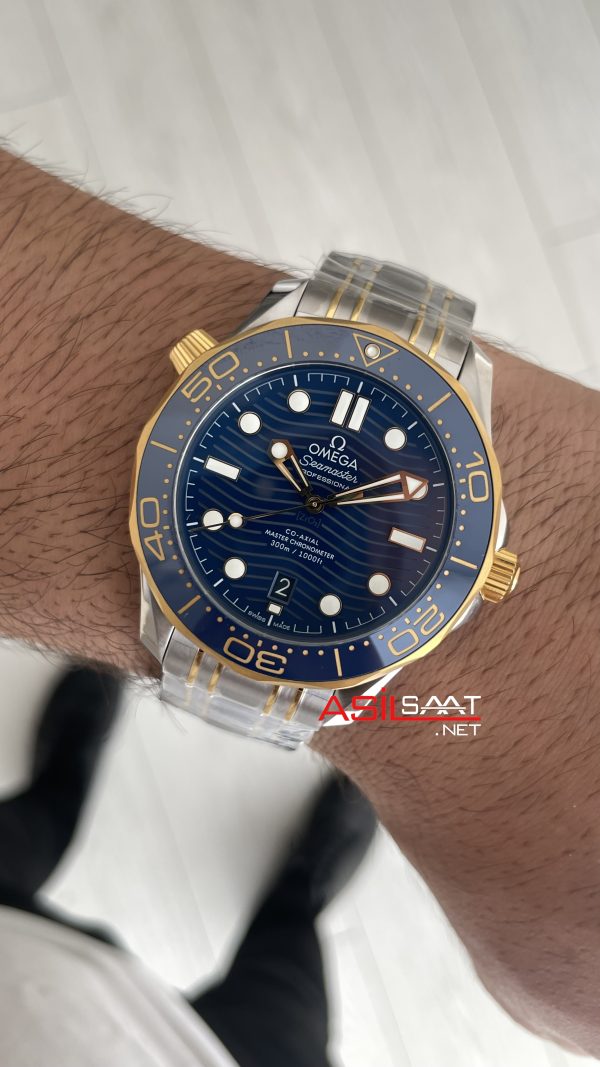 Omega Seamaster Diver 300M Mavi Kadran 42mm Two Tone Gold 210.20.42.20.03.001 Tungsten 18K DD8800 VS Factory 1:1 Super Clone Swiss ETA Saat Omega Seamaster Diver 300M Mavi Kadran 42mm Two Tone Gold 210.20.42.20.03.001 Tungsten 18K DD8800 VS Factory 1:1 Super Clone Swiss ETA Saat