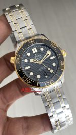 Omega Seamaster Diver 300M Siyah Kadran 42mm Two Tone Gold 210.20.42.20.01.002 Tungsten 18K DD8800 VS Factory 1:1 Super Clone Swiss ETA Saat