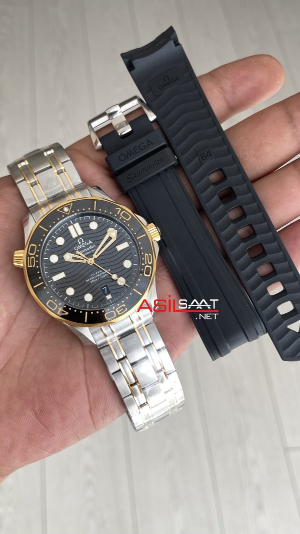 Omega Seamaster Diver 300M Siyah Kadran 42mm Two Tone Gold 210.20.42.20.01.002 Tungsten 18K DD8800 VS Factory 1:1 Super Clone Swiss ETA Saat