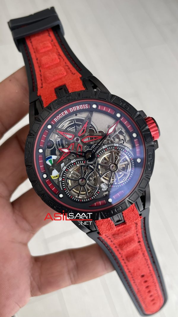 Roger Dubuis Excalibur Spider Pirelli Double Flying Tourbillon Kırmızı PVD Black 48mm Replika Saat