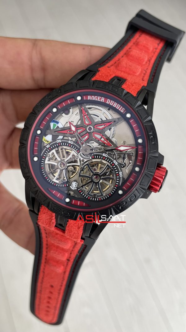 Roger Dubuis Excalibur Spider Pirelli Double Flying Tourbillon Kırmızı PVD Black 48mm Replika Saat