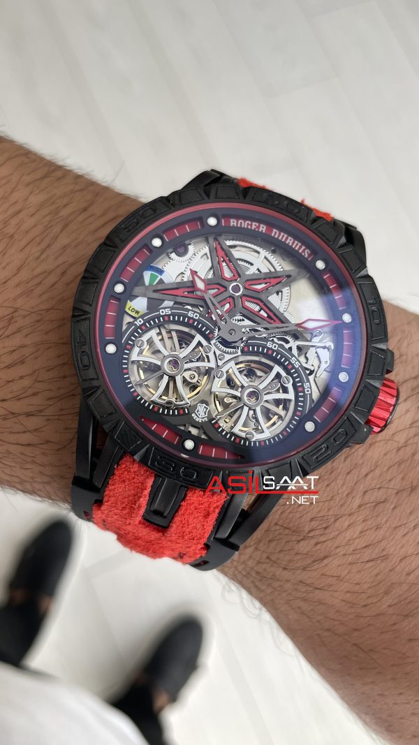 Roger Dubuis Excalibur Spider Pirelli Double Flying Tourbillon Kırmızı PVD Black 48mm Replika Saat