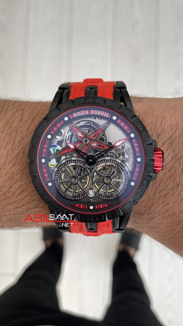 Roger Dubuis Excalibur Spider Pirelli Double Flying Tourbillon Kırmızı PVD Black 48mm Replika Saat