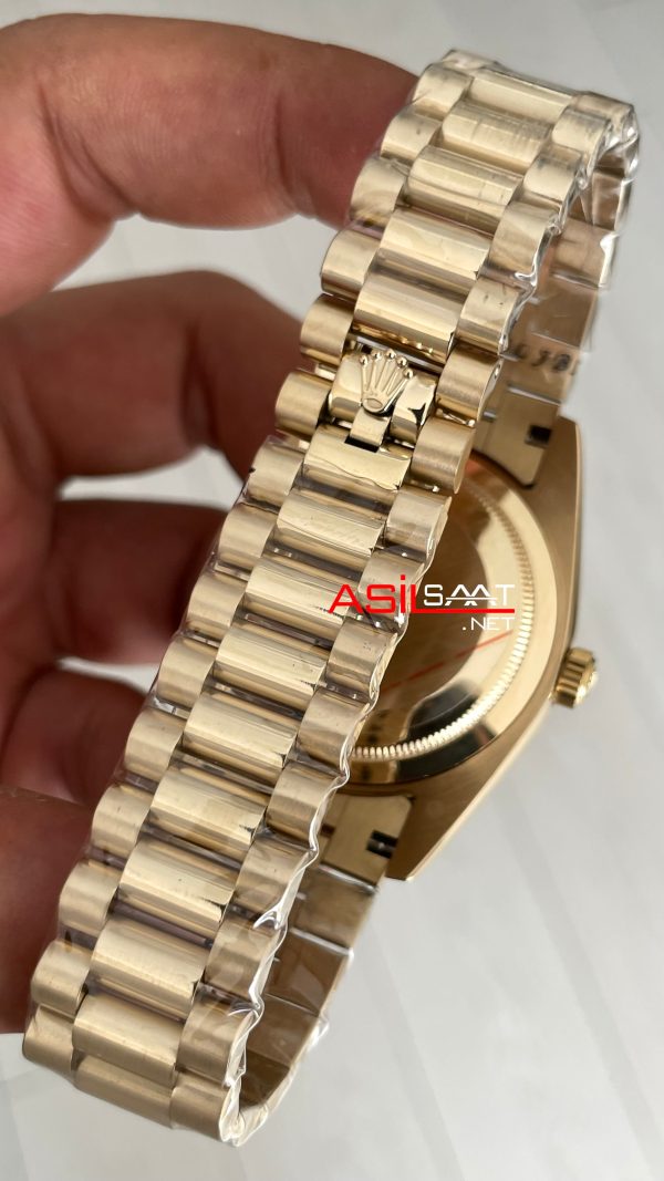 Rolex Day Date Champagne 228238 President 40mm