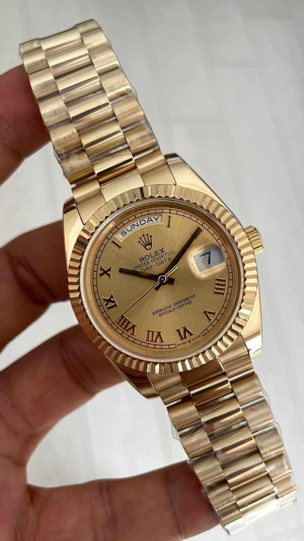 Rolex Day Date Champagne 228238 President 40mm
