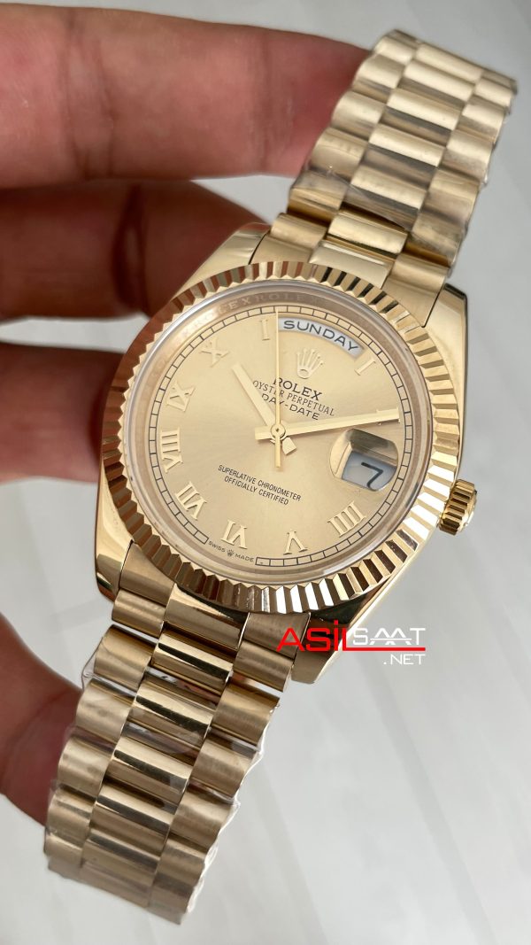 Rolex Day Date Champagne 228238 President 40mm