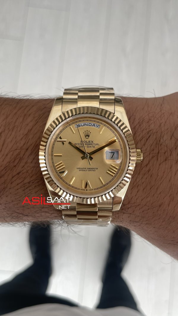 Rolex Day Date Champagne 228238 President Gold 40mm Rolex Day Date Champagne 228238 President Gold 40mm