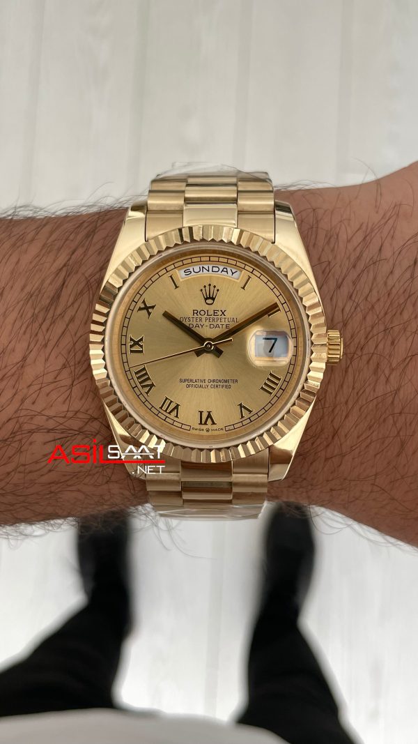 Rolex Day Date Champagne 228238 President 40mm