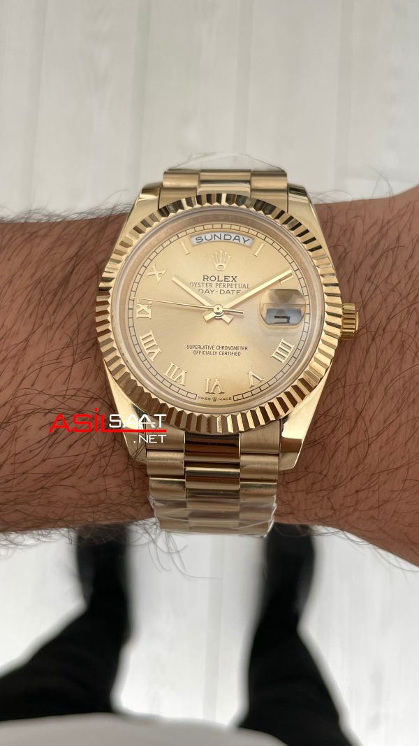 Rolex Day Date Champagne 228238 President 40mm