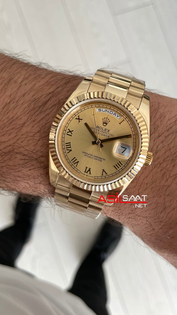Rolex Day Date Champagne 228238 President 40mm
