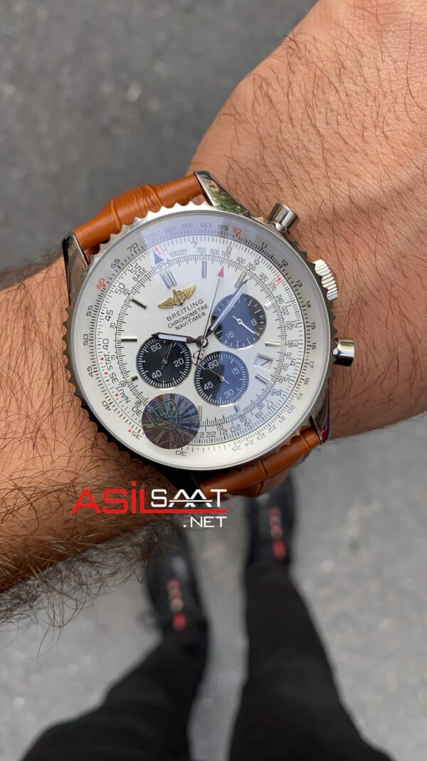 Breitling Navitimer 01 Beyaz Kadran Kahverengi Kordon Breitling Navitimer 01 Beyaz Kadran Kahverengi Kordon