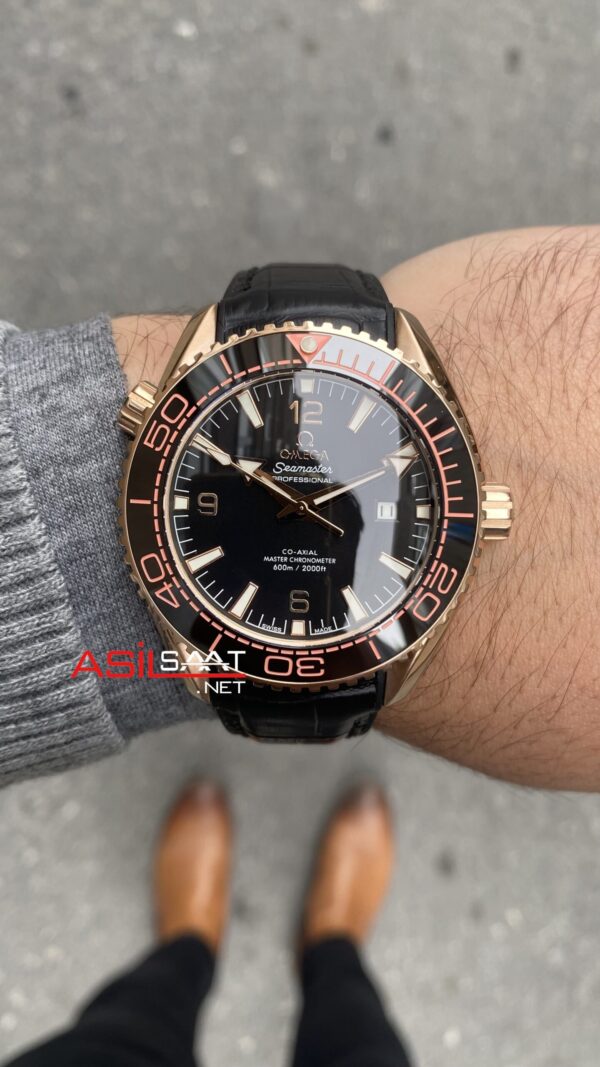 Omega Seamaster Planet Ocean Rose Siyah Replika Saat Omega Seamaster Planet Ocean Rose Siyah Replika Saat