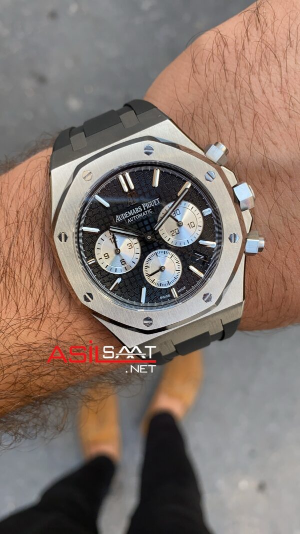 Audemars Piguet Royal Oak Chronograph 41 mm Kadran Siyah ve Beyaz 26331ST Rubber Replika Saat APR081 Audemars Piguet Royal Oak Chronograph 41 mm Kadran Siyah ve Beyaz 26331ST Rubber Replika Saat APR081