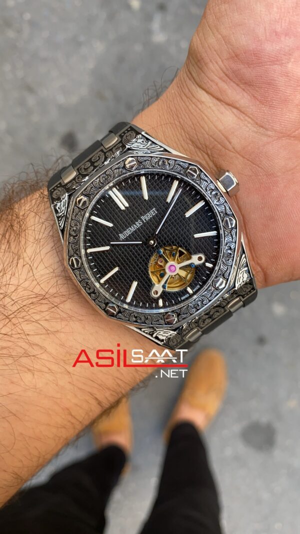 Audemars Piguet Royal Oak Tourbillon İşlemeli Kasa Kauçuk Kordon APR093 Audemars Piguet Royal Oak Tourbillon İşlemeli Kasa Kauçuk Kordon APR093