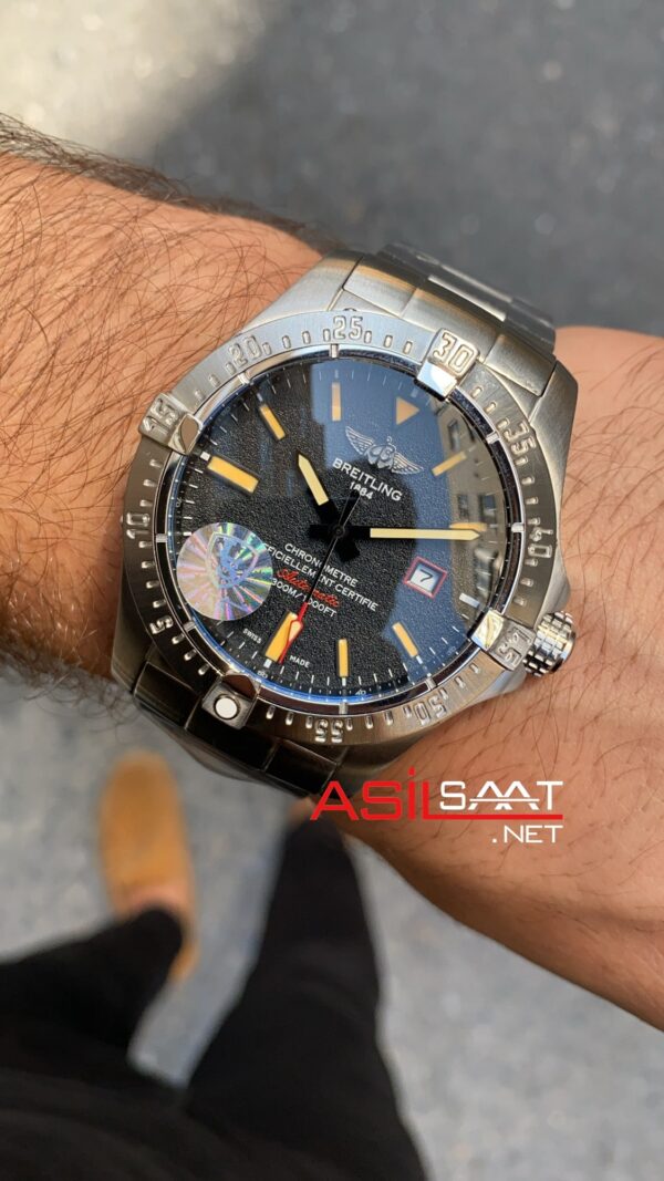 Breitling Avenger A17318 43 mm BAV001 Breitling Avenger A17318 43 mm BAV001