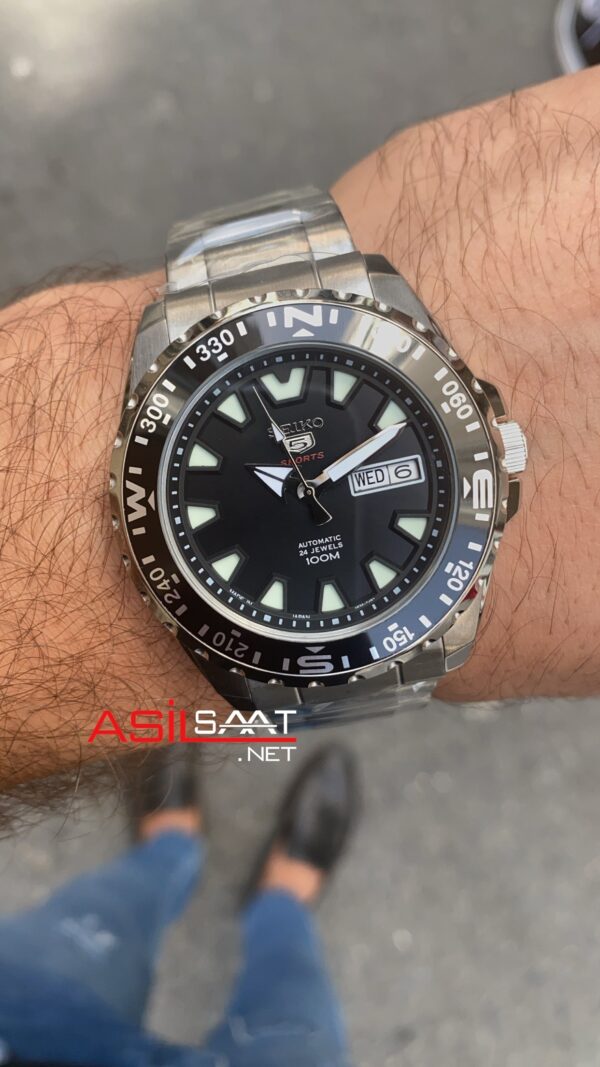 Seiko Sport 5 Çelik Kasa Siyah Kadran