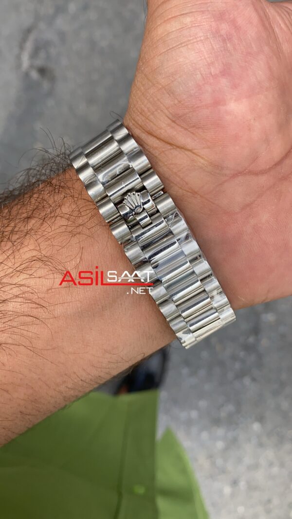 Rolex Day Date Diamond Beyaz Kadran 40 mm 118206 Smooth Bezel Silver Replika Saat ROLDD015