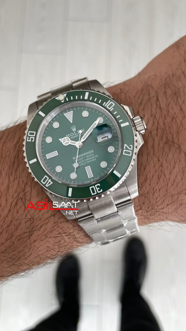 Rolex Submariner Hulk 116610LV Yeşil Kadran 40mm Replika Saat