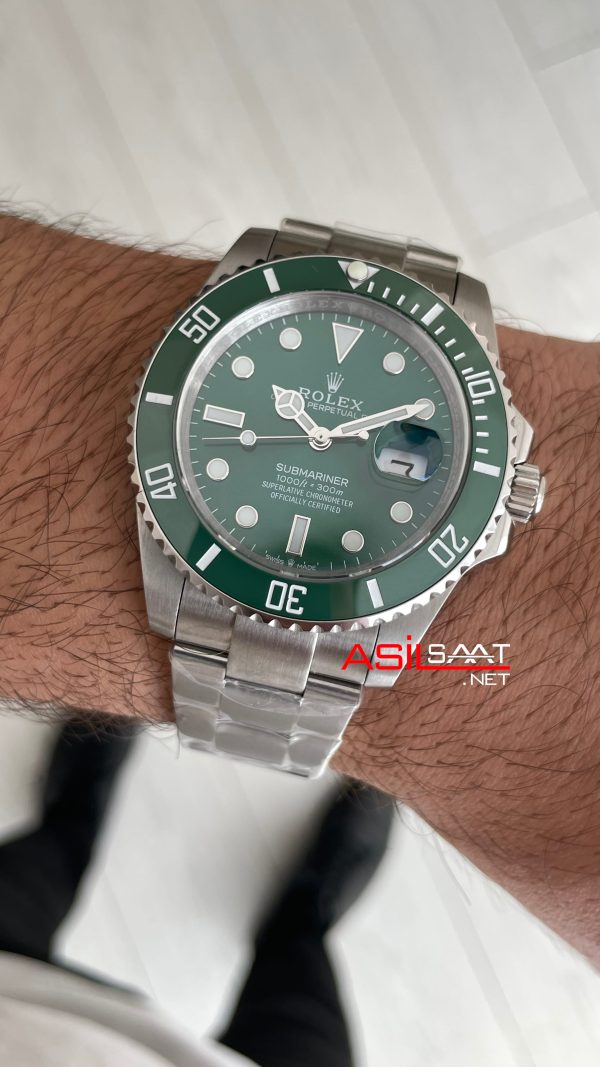 Rolex Submariner Hulk 116610LV Yeşil Kadran 40mm Replika Saat