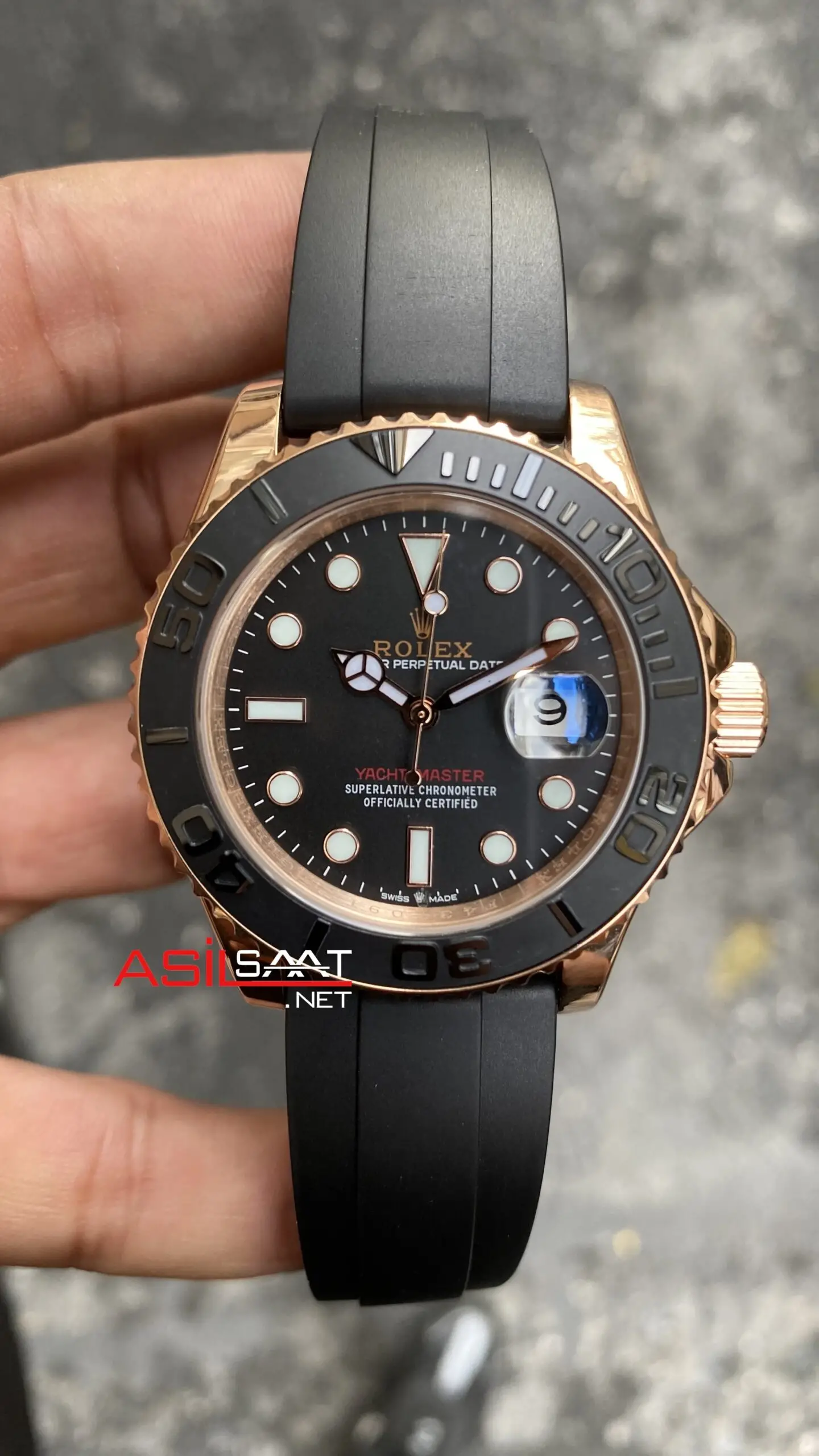 Rolex Yacht Master Siyah Kaucuk 126655 Oysterflex Everose Rubber 40 mm Rose Gold Replika Saat