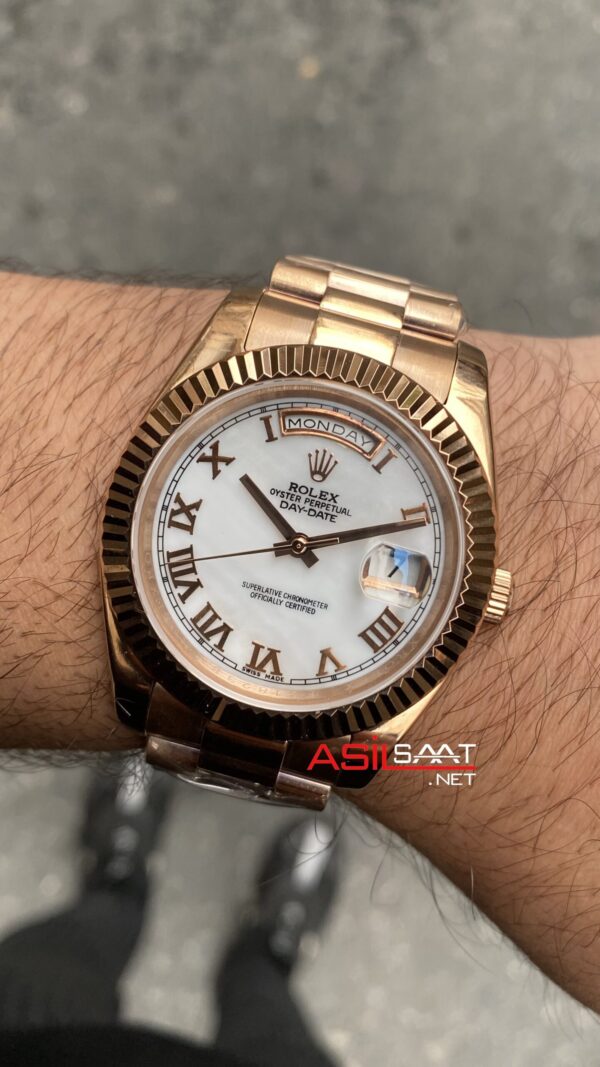 Rolex Day Date 218235 Rose Beyaz Kadran 40 mm