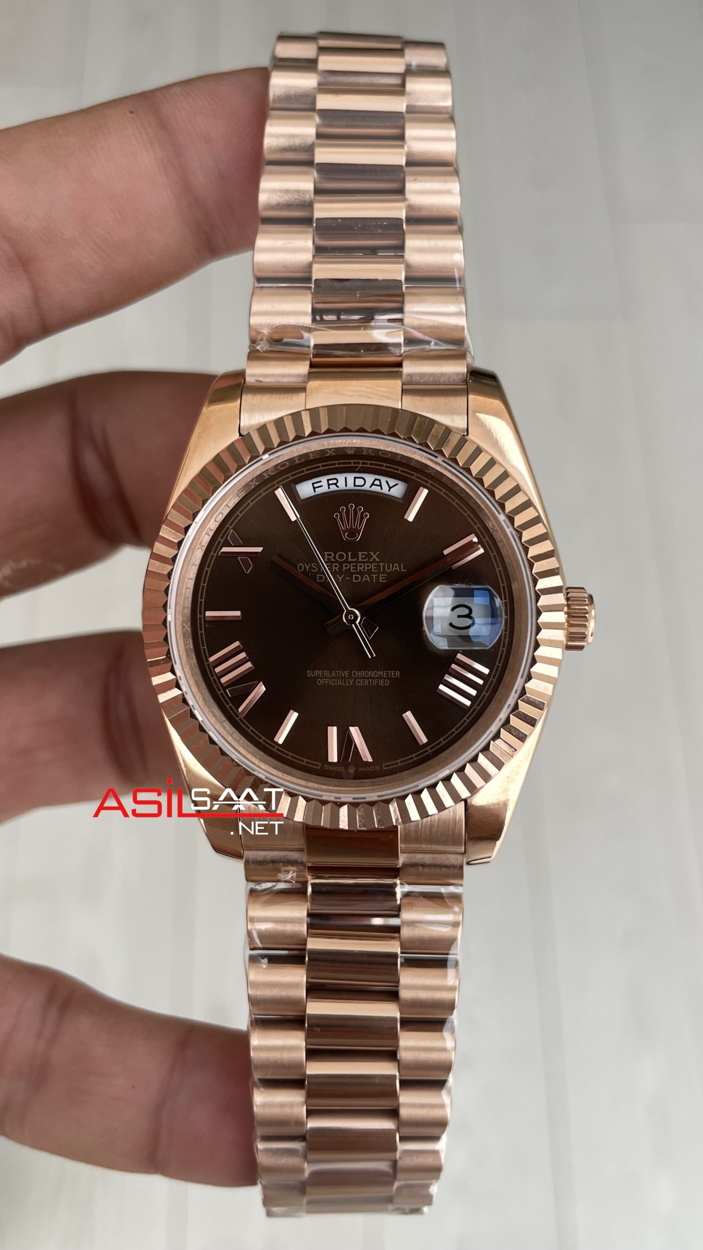 Rolex Day Date Kahverengi 228235 Chocolate Roman Dial 40mm Rose Replika Saat Rolex Day Date Kahverengi 228235 Chocolate Roman Dial 40mm Rose Replika Saat
