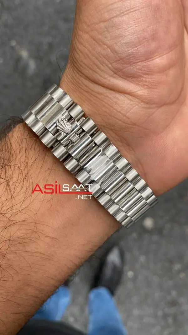 Rolex Day Date Mavi 228239 President 40 mm Romen Dial 3255 Eta Swiss