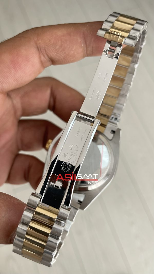 Rolex Day Date Pave Baguette Diamond 40mm Taşlı Kadran Two Tone Gold Replika Saat