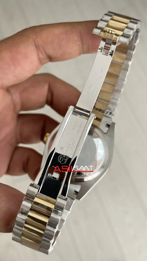 Rolex Day Date Pave Baguette Diamond 40mm Taşlı Kadran Two Tone Gold Replika Saat