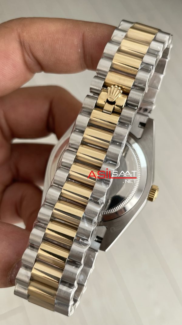 Rolex Day Date Pave Baguette Diamond 40mm Taşlı Kadran Two Tone Gold Replika Saat