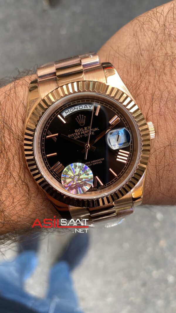Rolex Day-Date President Roma Rakamlı Siyah Kadran 40 mm 218235 Rosegold Replika Saat ROLDD022