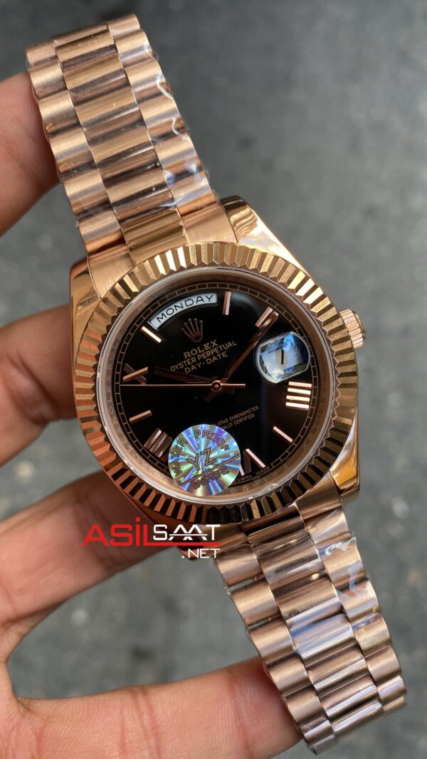 Rolex Day-Date President Roma Rakamlı Siyah Kadran 40 mm 218235 Rosegold Replika Saat ROLDD022