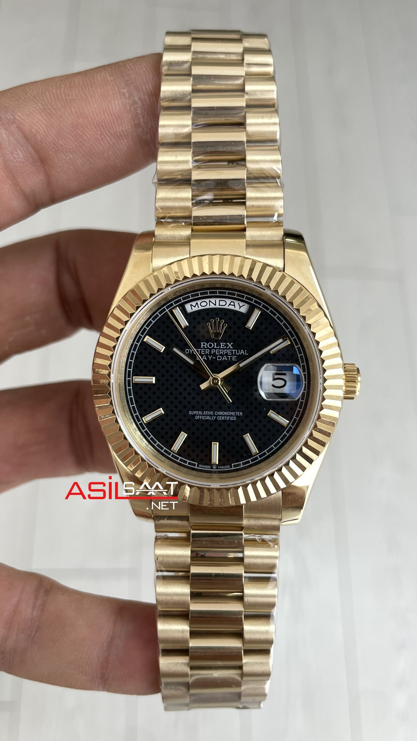Rolex Day Date Siyah 228238 President 40mm Gold Replika Saat Rolex Day Date Siyah 228238 President 40mm Gold Replika Saat