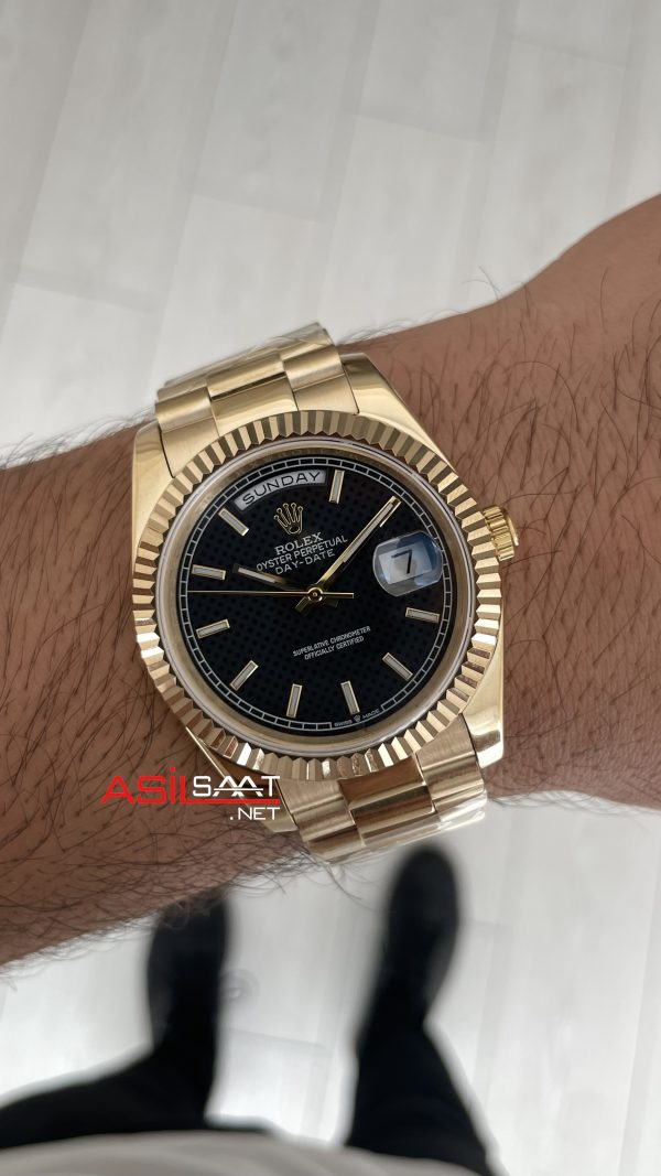 Rolex Day Date Siyah 228238 President 40mm Gold Replika Saat Rolex Day Date Siyah 228238 President 40mm Gold Replika Saat