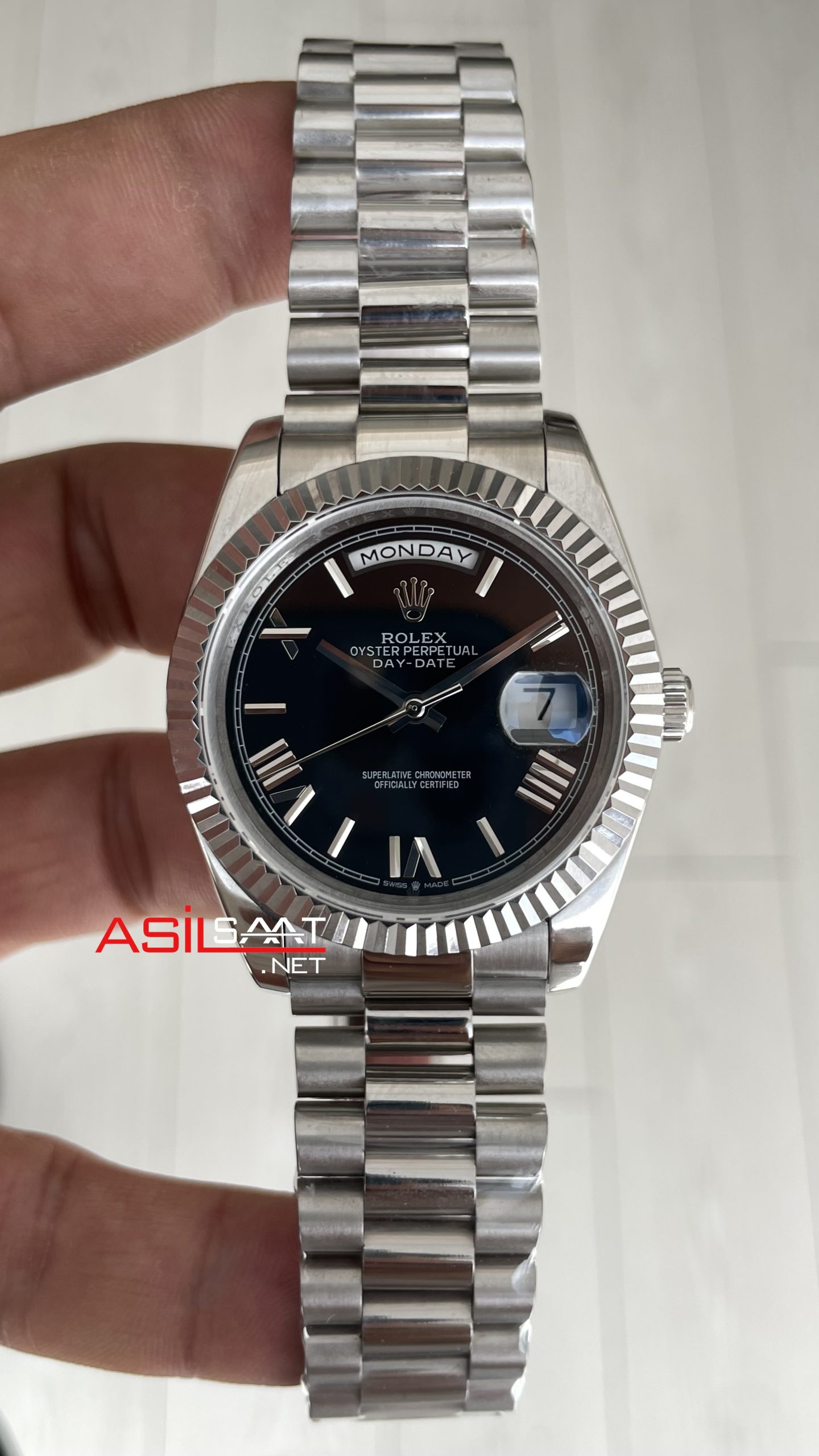 Rolex Day Date Siyah Kadran 228239 Black Roman Dial 40mm Replika Saat Rolex Day Date Siyah Kadran 228239 Black Roman Dial 40mm Replika Saat