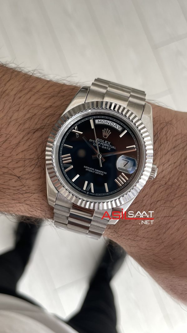 Rolex Day Date Siyah Kadran 228239 Black Roman Dial 40mm Replika Saat Rolex Day Date Siyah Kadran 228239 Black Roman Dial 40mm Replika Saat